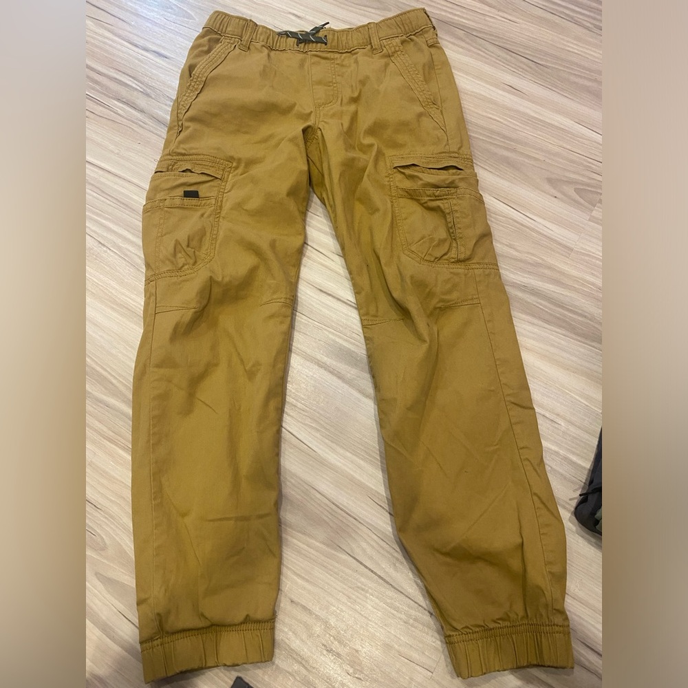 Cargo pants. Light brown. Size medium